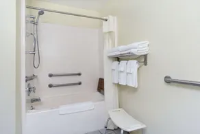 Baymont Inn & Suites by Wyndham Huber Heights Dayton Northeast - Salle de bain