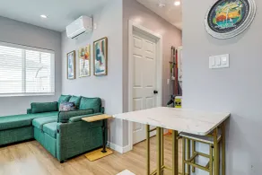 Spacious, Cozy Rear House Near LAX - Interior