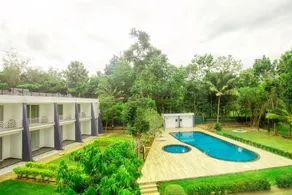 Lavendish Wild Safari - Pool