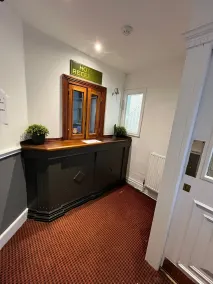 George And Dragon Place - Recepción