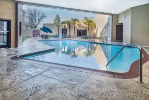 Wyndham Sacramento - Piscine