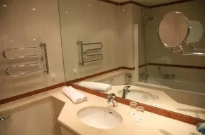 Manor Of Groves Hotel, Golf & Health Club - Baño