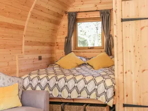 Dingle Den - Room
