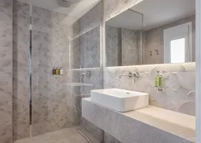 Athenian Grand Riviera Villa - Banheiro