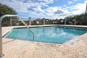 Wingate by Wyndham Savannah Pooler - Piscine