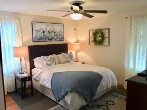 The Little Italy of Niagara Falls Bed & Breakfast - Room