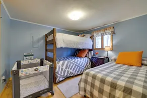 Walk to Beach: Pocono Lake Cabin w/ Pool Access! - Interiör
