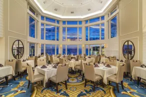 Water's Edge Resort & Spa - Restaurant