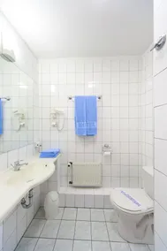 Hotel IOR - Bathroom