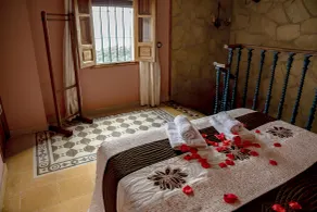Casa de campo, gran piscina, buenas vistas a Iznajar y a la montaña, jacuzzi opc - Habitación