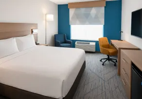 Holiday Inn Express & Suites - Huntsville Airport by IHG - Room