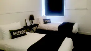 Gin Gin Budget Accommodation - Habitación