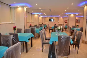 Golden Armada Hotel - Restaurant