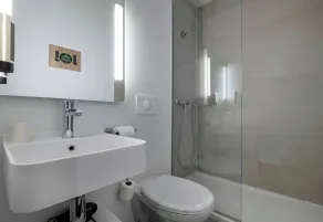 B&B HOTEL Niort Sud Venise Verte - Salle de bain