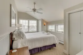 Settle In for Winter: East Haven Extended Stay - Interiør
