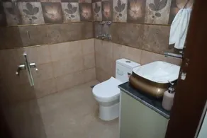 Hotel Lyf Suites - bahadurgarh - Badezimmer