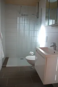 Haus am Wald * Appartamento con piscina * Prato * Adatto ai bambini * Spiaggia * - Bagno