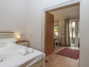 Newton Calm - Room