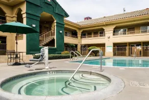 Quality Inn & Suites Lathrop - Piscine