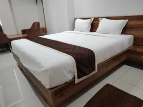 Varsha Grand  - Quarto