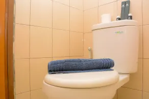 Comfort and Modern Studio Tifolia Apartment By Travelio - Bathroom