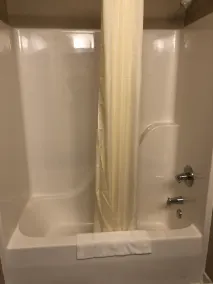 Hawthorn Extended Stay by Wyndham Milwaukee Airport - Salle de bain