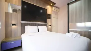 Best Location And Homey 2Br At Twin Tower Apartment - Room