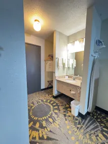 Days Inn by Wyndham Salina I-70 - Zimmer