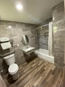 Red Carpet Inn Daytona Beach - Bathroom