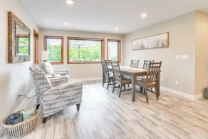 Family-friendly Lakeview Cottage w/ Deck & View - Innvendig