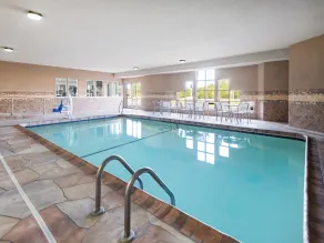 Garner Hotel Topeka West by IHG - Pool