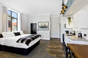 Hokitika Fire Station Boutique Accommodation - Chambre