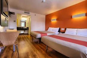 Super 8 by Wyndham Petaluma - Chambre