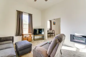 Walkable Location, Fenced Yard: Wickenburg Home! - Innenbereich