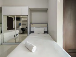 Strategic And Comfy Studio At Skyland City Jatinangor Apartment - Zimmer
