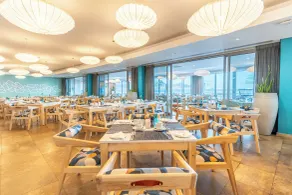 Lagoon Beach Hotel & Spa - Restaurang