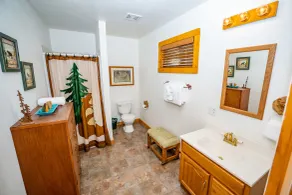 River Ridge Cottages - Bathroom