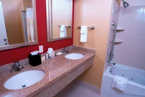 Courtyard Middlebury - Baño