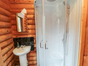 10 Water's Edge - Bathroom