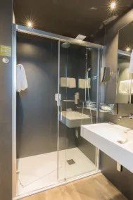 ibis Styles Basel City - Bad