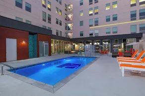 Aloft by Marriott Waco Downtown - Piscine
