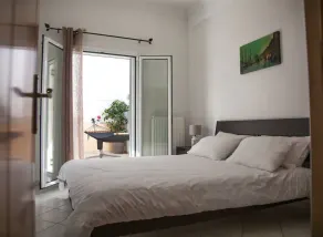 Thisio Modern House - Room