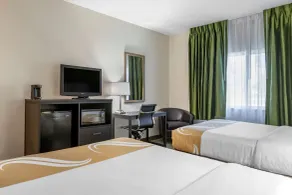 Quality Inn & Suites - Chambre