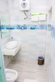 ERiTH APARTMENT & SUITES - Bathroom