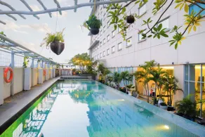 HARRIS Hotel and Conventions Kelapa Gading Jakarta - Pool