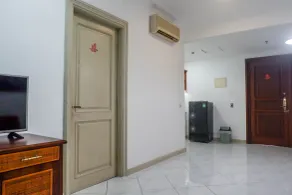 Spacious Classic 1BR Apartment at Taman Beverly - Værelse
