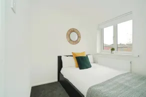 2-Bed House Near Bury Town Centre - Chambre