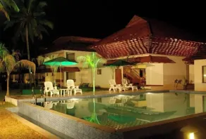 Manor Backwater Resort - Pool