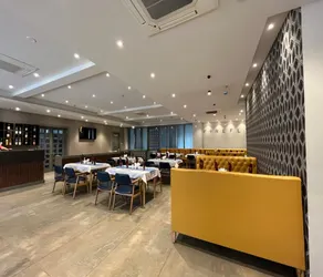Hotel Poonam Residency - Restaurant