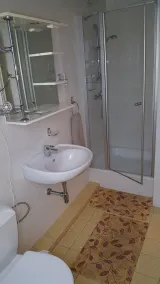 Home B&B - Bathroom